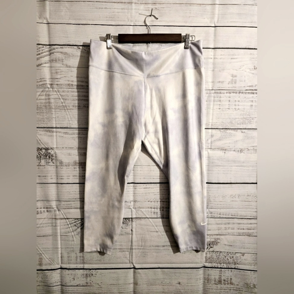 Nike‎ Dri-Fit purple and white tie-dye cropped leggings womans size XL